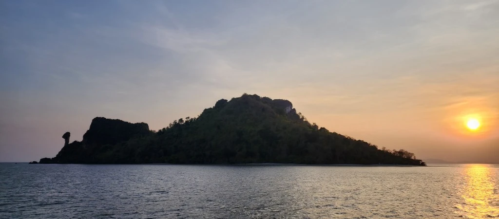 7 Islands Sunset Tour | Premium Speedboat Adventure 